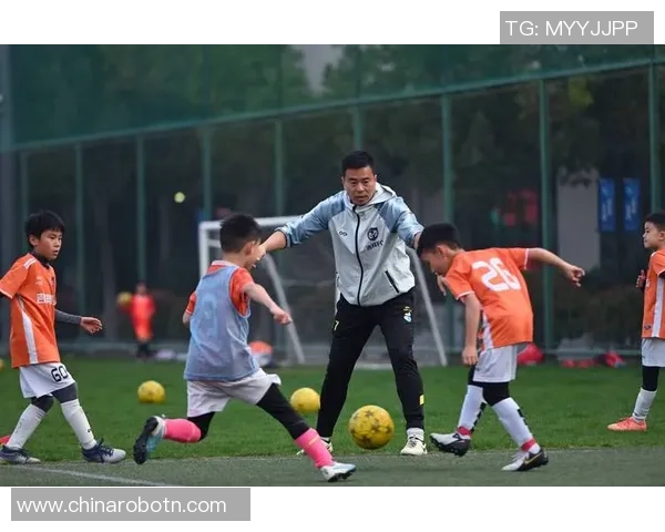 足球明星亲自穿上球衣的视频展现他们的热情与风采让我们一起感受足球魅力 足球明星亲自穿上球衣的视频展现他们的热情与风采让我们一起感受足球魅力